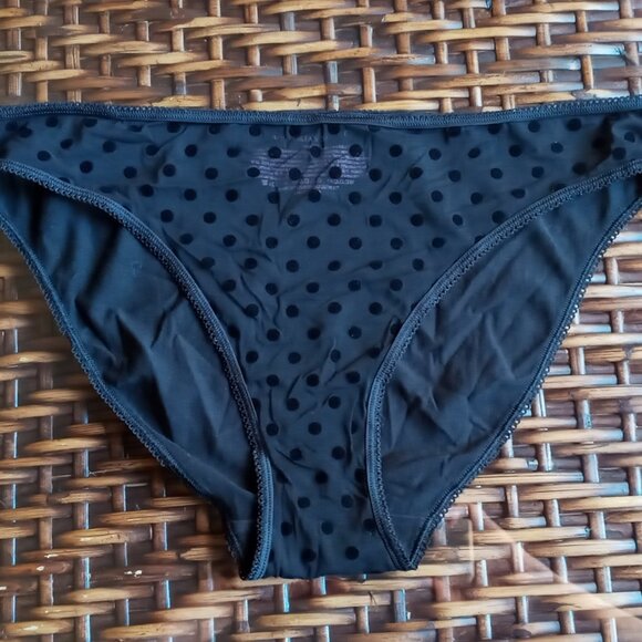 4 Sexy Pairs Victoria's Secret Black Panties NWOT Excellent Condition Size L - Picture 4 of 16